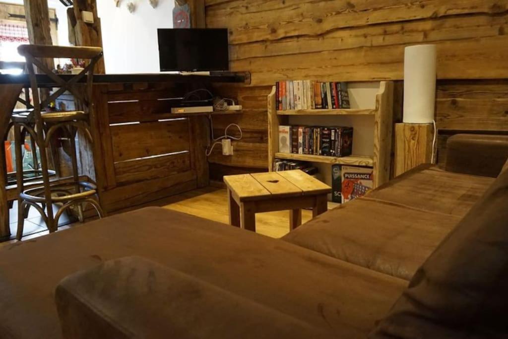 La Grange De Pimberty - Beautiful Apartments 27 Miles From Geneva Vailly Exterior foto